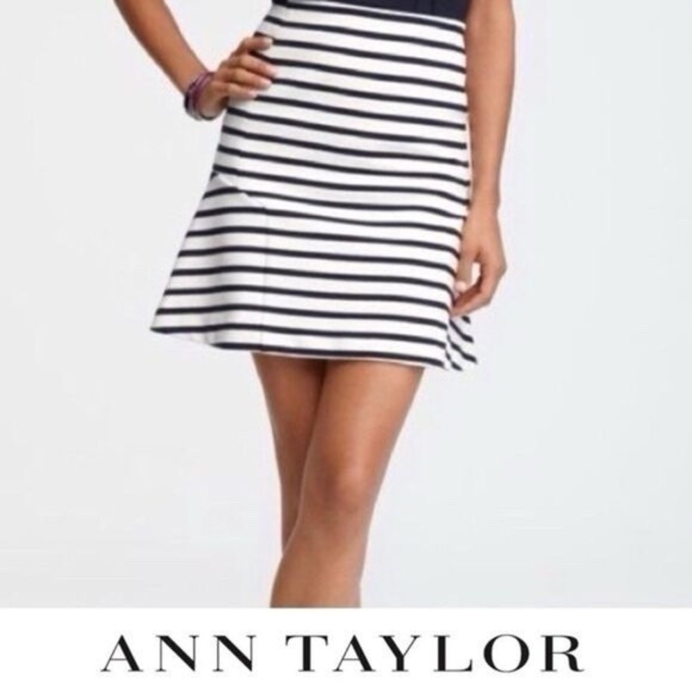 Ann Taylor Mini Skirt Womens 4 White‎ Navy Blue Striped A Line Office Career